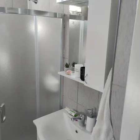 House&mini-camp Skelica * Nestin