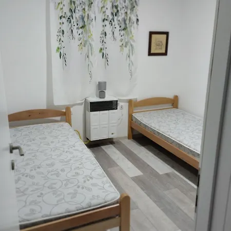 House&mini-camp Skelica Nestin