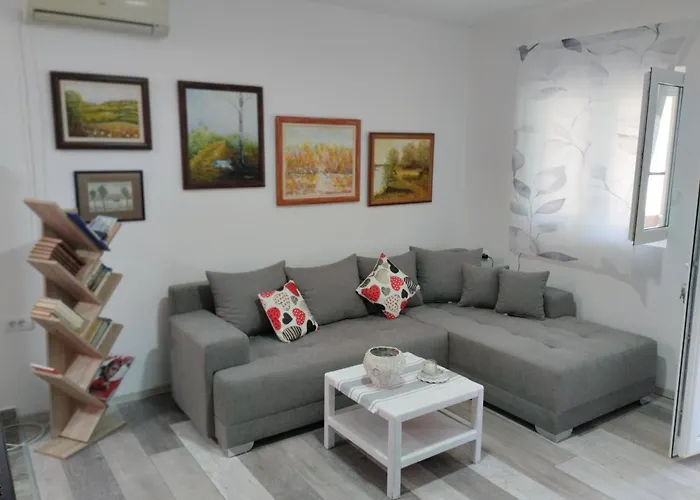 House&mini-camp Skelica Nestin